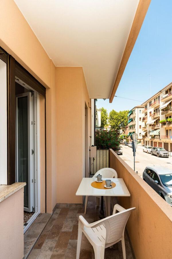 מסטרה Monti Guesthouse מראה חיצוני תמונה